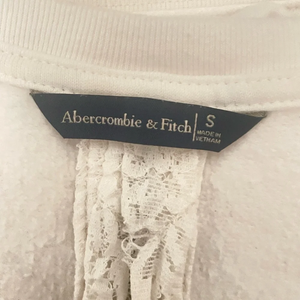 Abercrombie & Fitch White Lace Detail Sweatshirt Sz S